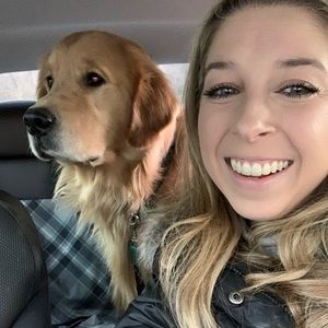 Meet your Posher, Caitlin